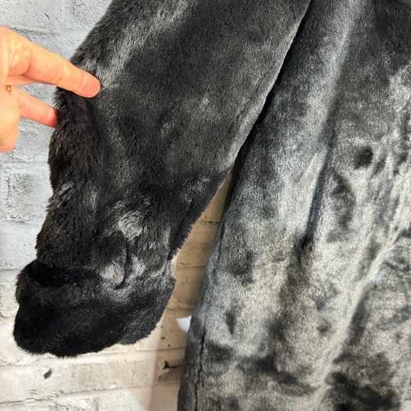 Vintage Faux Fur Mid Thigh Black Coat - Picture 9 of 12